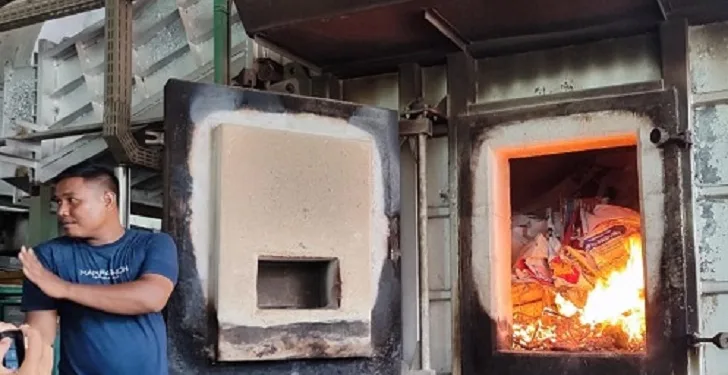 Bawaslu Tangsel Musnahkan 101.362 APK dan Bahan Kampanye