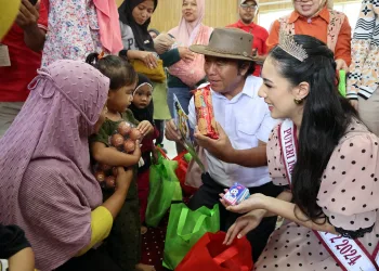 Bulan Vitamin A, Pj Gubernur Banten Al Muktabar Berikan Balita Vitamin A