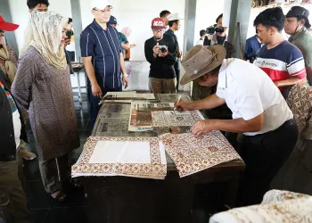 Batik Banten, Pj Gubernur Banten Al Muktabar: Memperkenalkan Sejarah dan Budaya Banten