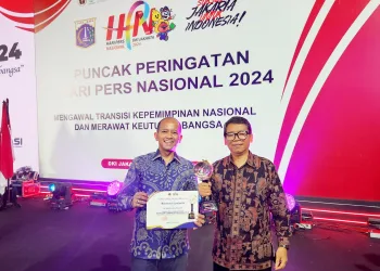 IPOL.ID Raih Adinegoro Award 2023, Presiden Jokowi Salami Para Pemenang