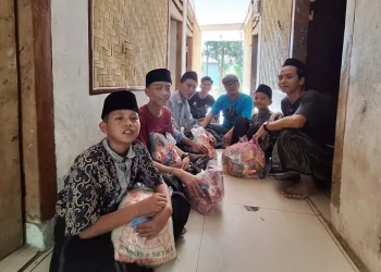 Peduli Kenaikan Harga Beras, Komunitas di Tangerang Berbagi Beras Gratis