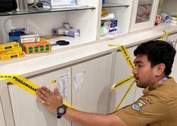Dinkes Kabupaten Tangerang Segel Apotek di Pasar Kemis, Izin Praktik Habis