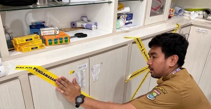 Dinkes Kabupaten Tangerang Segel Apotek di Pasar Kemis, Izin Praktik Habis