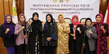 Pj Ketua TP PKK Provinsi Banten Tine Al Muktabar Buka Musprov V Perwosi Banten