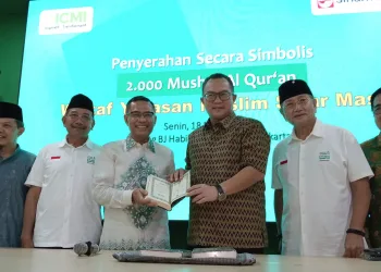 Menyambut Ramadan, ICMI dan Yayasan Muslim Sinar Mas Menyalurkan Ribuan Mushaf Al-Quran Gratis