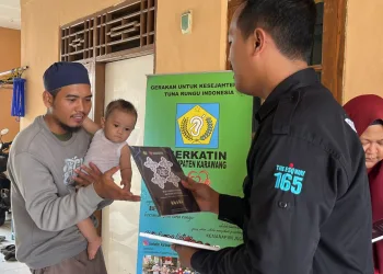 ESQ Kemanusiaan Gandeng Indonesia CARE, Distribusikan Wakaf Qur’an Isyarat Untuk Sahabat Tuli
