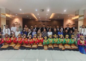 Puluhan Pelajar SMP Islam Al-Azhar BSD Jalankan Misi Budaya dan Studi Banding ke Benua Eropa