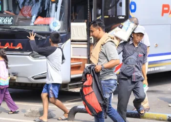 Lonjakan Penumpang di Terminal Poris Plawad Kota Tangerang Mulai Terjadi
