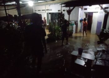 Rumah Warga Keranggan Tangsel Ikut Terendam Luapan Air Sungai Cisadane