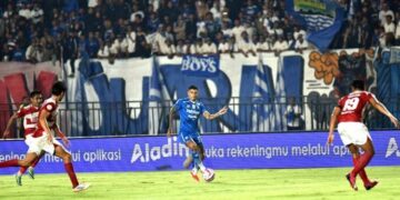 Persib Bandung Dominasi Leg Pertama Final Liga 1, Ungguli Madura United 3-0!