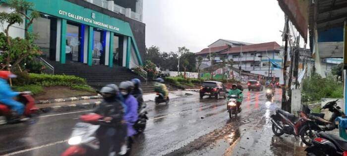 Jalan Maruga Raya Ciputat Bakal Ditinggikan, Pengendara Diimbau Berhati-hati Saat Melintas