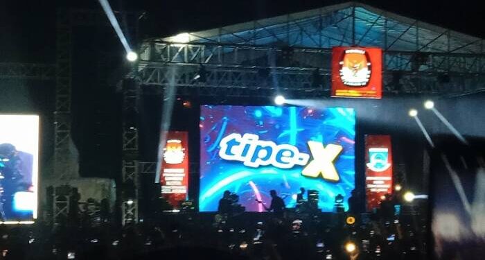 Band Tipe-X Meriahkan Peluncuran Maskot Jingle Pilkada Tangsel, Diwarnai Keributan dan Penonton Pingsan