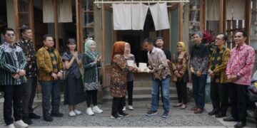 Dilatih Membuat Keramik, Bupati Serang Ajak Warga Pahami Strategi Pemasaran