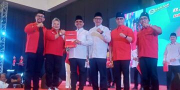 DPP PDIP Berikan SK B1- KWK Kepada Sachrudin – Maryono Maju di Pikada 2024