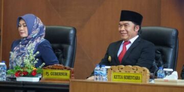 Pj Gubernur Banten Al Muktabar Hadiri Pengucapan Sumpah/Janji Anggota DPRD Kabupaten Pandeglang Masa Bakti 2024 – 2029