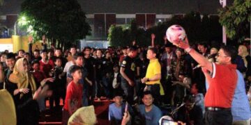 Sachrudin Nobar Bersama Masyarakat Dengan Memborong UMKM dan Berbagi Doorprize