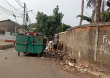 Pemkot Tangsel Bergerak Cepat Bersihkan Sampah Liar di Jalan Betawi Jombang, Warga Apresiasi