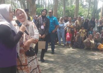 Intan Nurul Hikmah Ziarah ke Makam Syekh Mas Mas Masad, Jalin Kedekatan dengan Warga