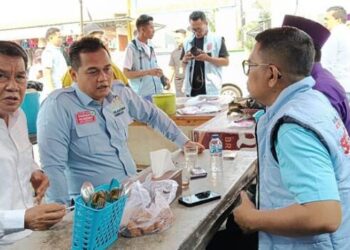 Maesyal Rasyid Berinteraksi Langsung dengan Warga, Sarapan Nasi Uduk di Pasar Bukit Gading