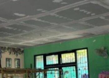 Plafon Kelas Ambruk di SDN Pondok Ranji 04 Tangsel, Murid Selamat dari Reruntuhan