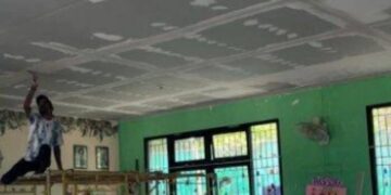 Plafon Kelas Ambruk di SDN Pondok Ranji 04 Tangsel, Murid Selamat dari Reruntuhan