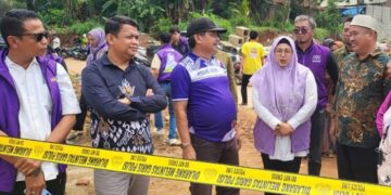 Calon Wakil Bupati Tangerang Intan Nurul Hikmah Tinjau Lokasi Longsor di Pagedangan