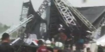 Panggung Kampanye Calon Gubernur Banten Airin Rachmi Diany Ambruk Akibat Angin Kencang di Tangerang