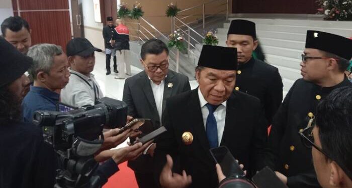 Pj Gubernur Banten Terenyuh Melihat Kondisi Anak yang Tidak Makan Siang di Sekolah