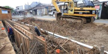 Antisipasi Banjir, Dinas PUPR Kota Tangerang Normalisasi kali dan Drainase Secara Masif