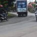 Waspada, Kerikil Berserakan di Jalan Lingkar Selatan Muncul Tangsel