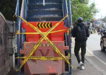 JPO di Ciputat Tangsel Rusak Parah
