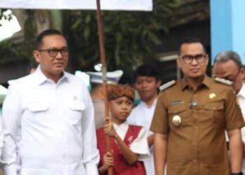 Wakil Menteri Investasi dan Hilirisasi Tinjau Program Makan Bergizi Gratis di SDN Lengkong Gudang Tangsel