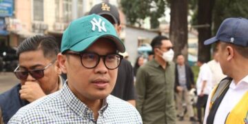 Pemkot Tangsel Tertibkan Kabel Optik dan Infrastruktur di Jalan WR Supratman Ciputat Timur