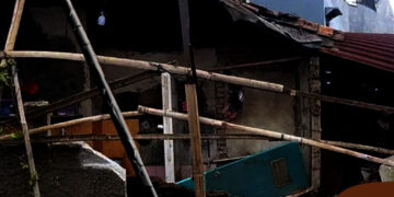 Rumah Warga di Sepatan Tangerang Ambruk