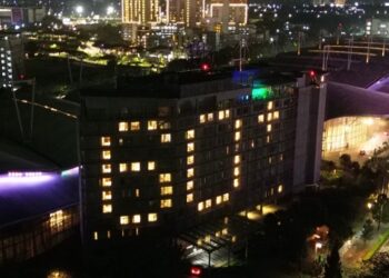 Grup Santika Indonesia Hotels & Resorts Padamkan Listrik 1 Jam, Aksi Nyata Peduli Lingkungan dalam Earth Hour 2025