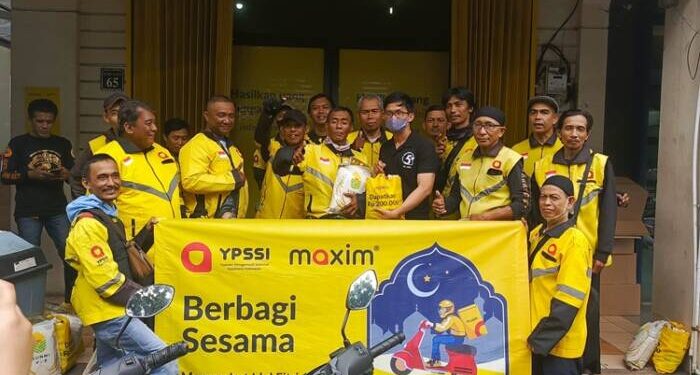 Jelang Perayaan Idulfitri, Maxim Berikan Bantuan Sembako Kepada Mitra Pengemudi Yang Membutuhkan Di Banten. (Dok.Maxim)