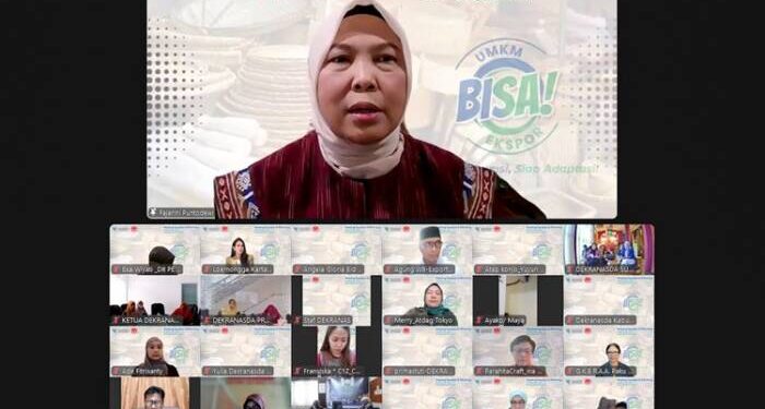 Direktur Jenderal Pengembangan Ekspor Nasional, Fajarini Puntodewi memberikan sambutan pada kegiatan Sharing Session dan Pitching Produk Kriya ke Pasar Jepang dan Taiwan yang digelar secara daring pada Kamis (20 Mar). (Dok.kemendag)