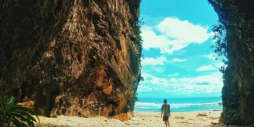 Pesona Tersembunyi Pantai Goa Langir, Banten