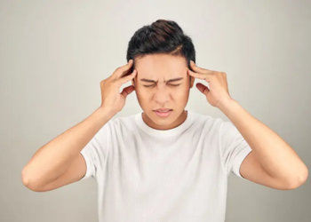 Mengapa Kepala Terasa Sakit Saat Bangun Tidur?