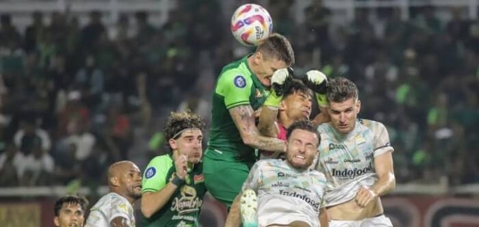 Kekalahan Telak Persib Bandung dari Persebaya Kian Memanas Zona Papan Atas