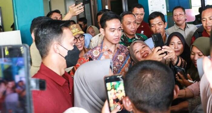 Gibran Sambangi Puskesmas Tanara Serang, Cek Kesehatan Gratis