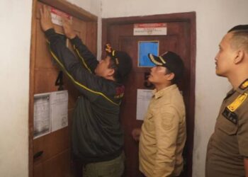 Satpol PP Kabupaten Tangerang Segel Tempat Karaoke Langgar Aturan di Cisoka