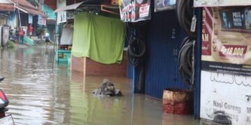 Banjir Rendam Puluhan Rumah di Kadu Jaya Curug