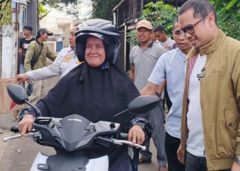 Motor Dicuri, Pegawai Kebersihan Dinas LH Tangsel Dapat Bantuan Motor dari Wakil Wali Kota