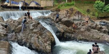 Kabupaten Pandeglang Punya Pesona Tersembunyi Curug Leuwi Bumi