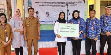 Wakil Bupati Tangerang Salurkan Bantuan Ekonomi untuk Kampung KB Mekarsari