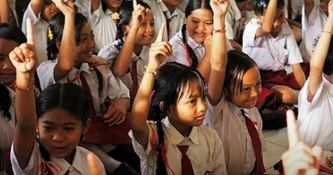 MK Ketuk Palu: Pungutan Pendidikan Dasar Dilarang, Swasta Tak Luput dari Aturan!