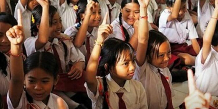 MK Ketuk Palu: Pungutan Pendidikan Dasar Dilarang, Swasta Tak Luput dari Aturan!