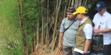 Sampah di Kali Angke Serpong Langsung Diangkut Petugas