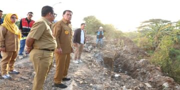 Bupati Tangerang Tinjau Progres Perbaikan Jalan Jati Gintung-Cituis yang Mendesak